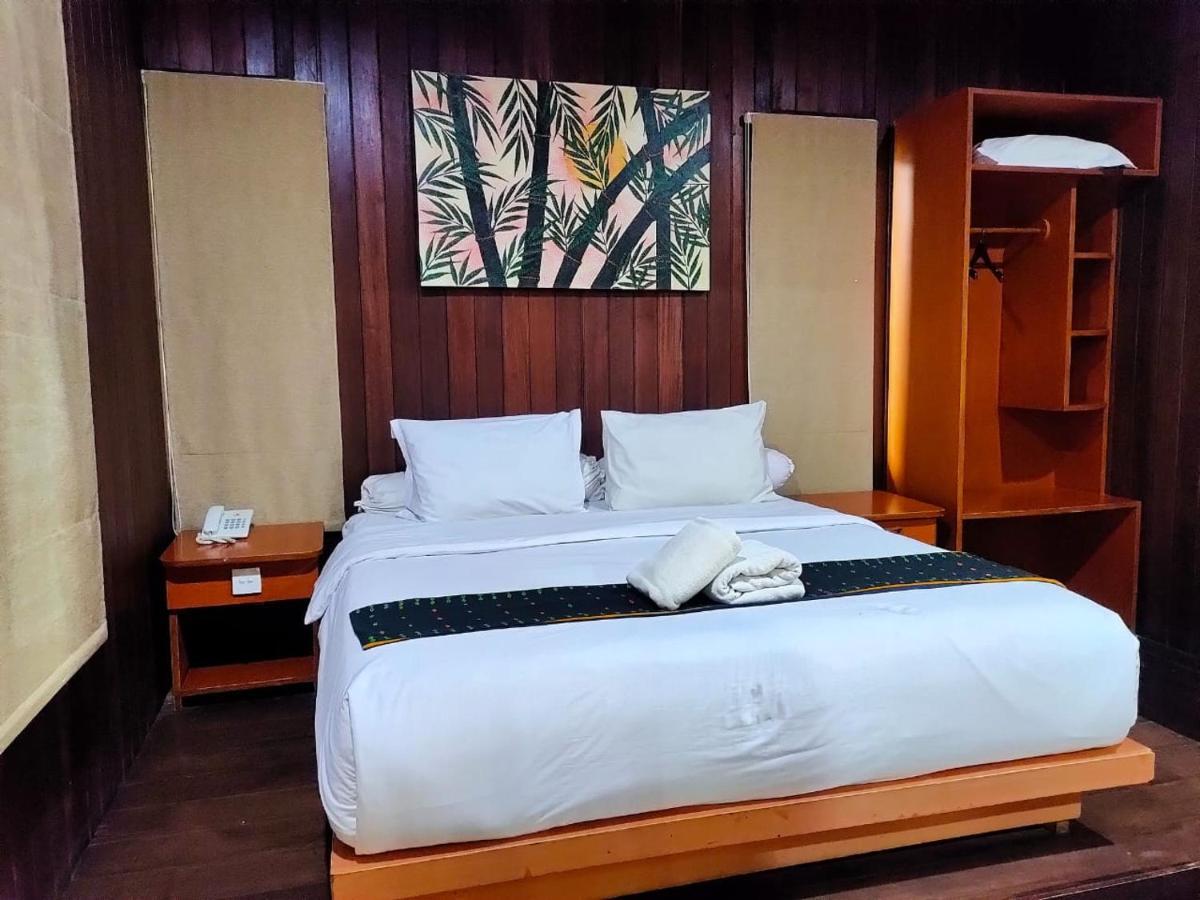 Exotic Komodo Hotel Labuan Bajo Exterior photo
