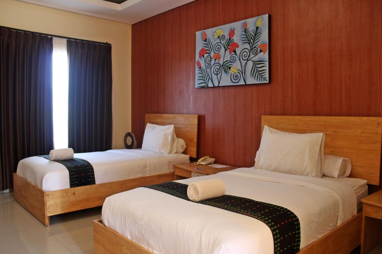 Exotic Komodo Hotel Labuan Bajo Exterior photo